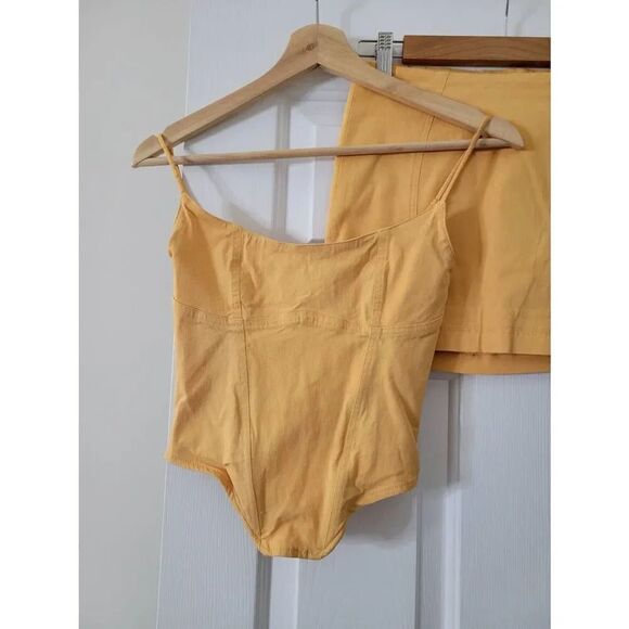 HOUSE OF CB Flavia Sculpting Corset Top S and Skirt XS, Yellow - Picture 6 of 12